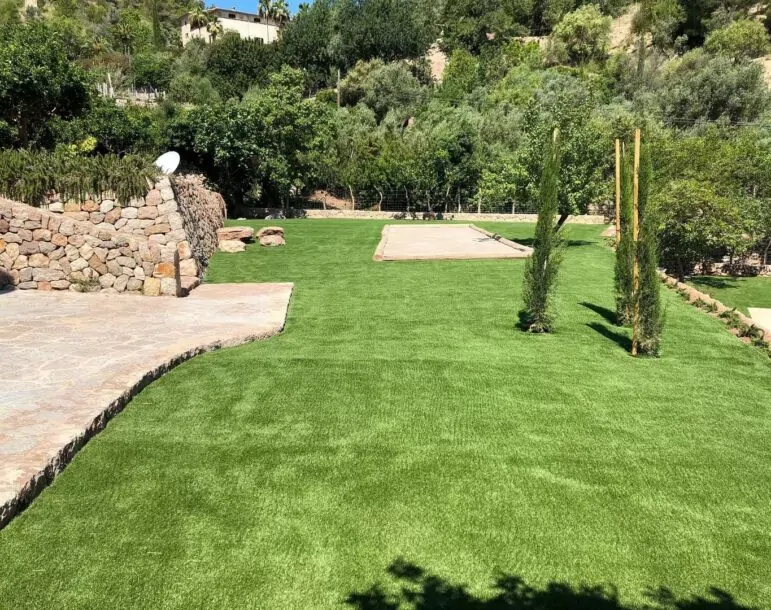Instalación de césped en Deià por Cultivos Pima